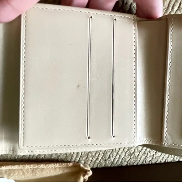 Louis Vuitton Porte Monnaie Bi-fold Wallet M91167 Monogram Vernis Beige